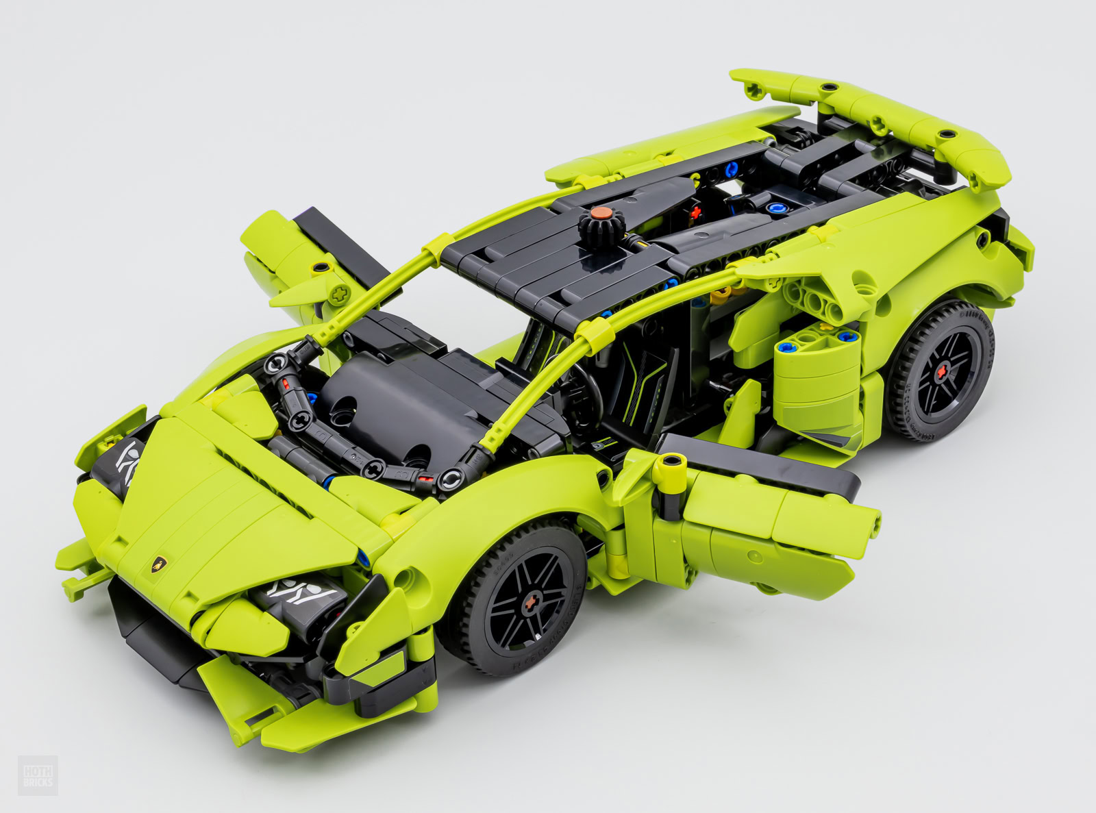 ▻ Review: LEGO Technic 42161 Lamborghini Huracán Tecnica - HOTH